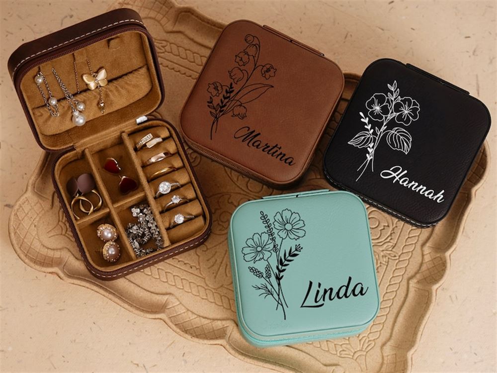Leather Jewelry Travel Case, Engraved Jewelry Box, Birth Flower Jewelry Travel Case, Mother's Day Jewelry Box, Gift For Her, Travel Jewelry Case