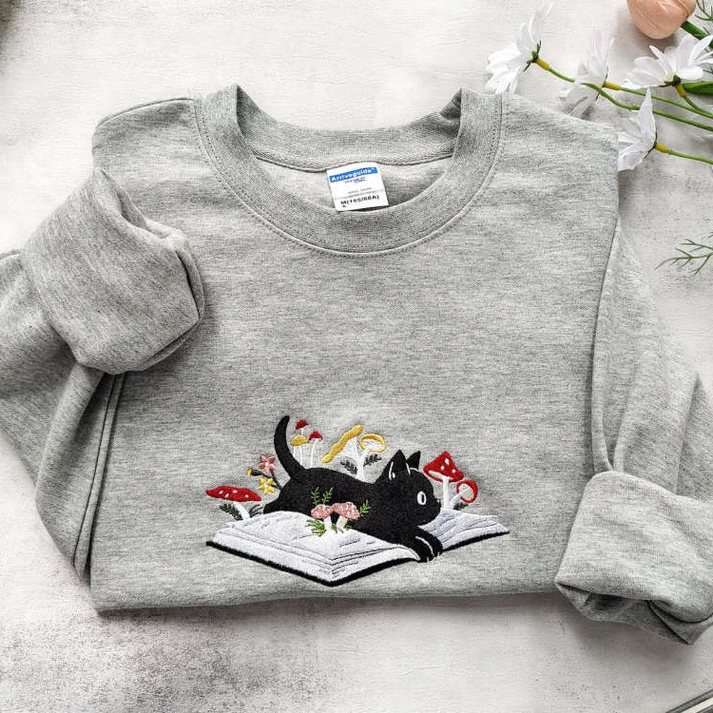 Embroidered Custom Sweatshirts, Cute Black Cat Embroidered Sweatshirt 2D Crewneck Sweatshirt Gift For Family, Christmas Gift