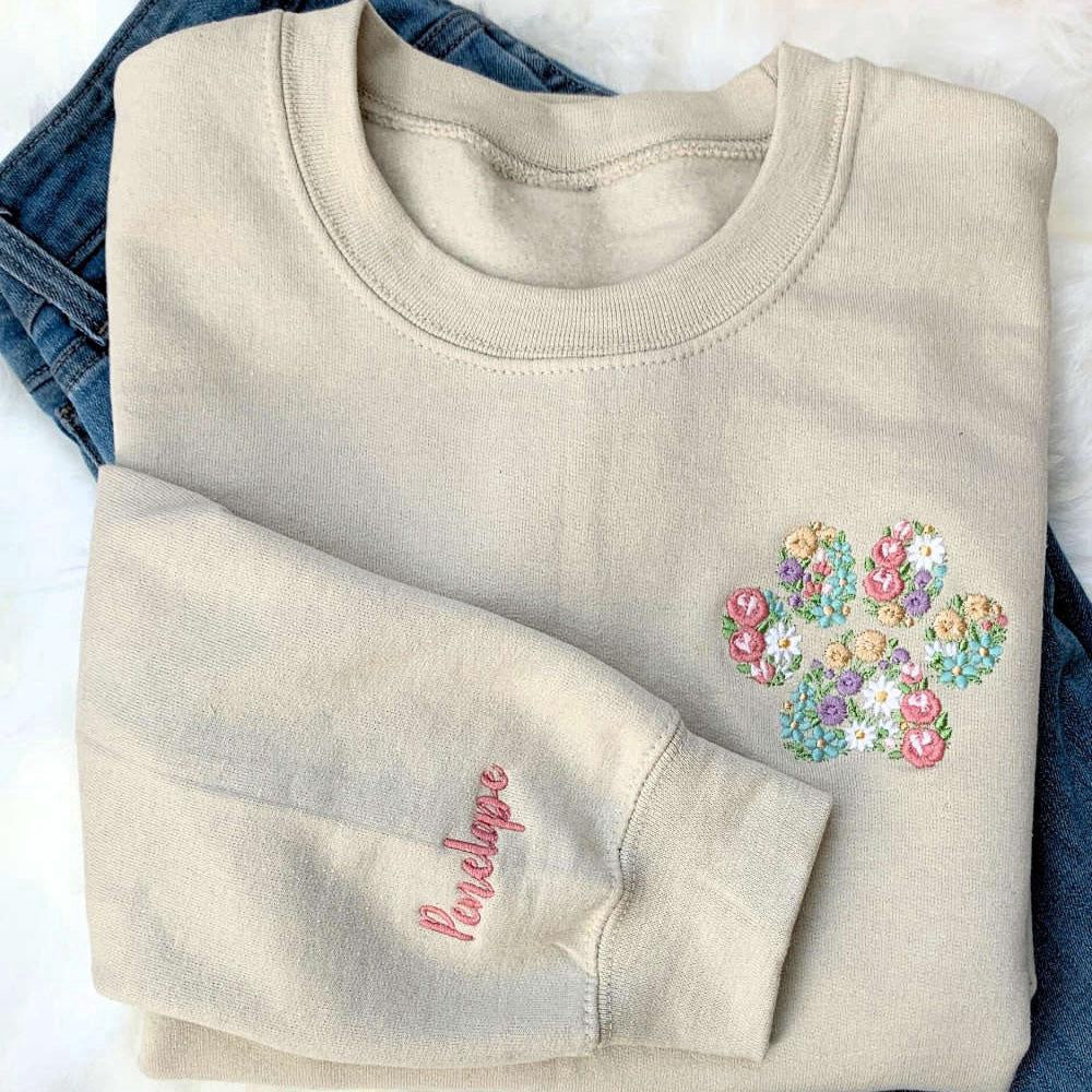 Embroidered Custom Sweatshirts, Embroidered Dog Sweatshirt 2D Crewneck Sweatshirt, For Dog Lovers, Christmas Gift