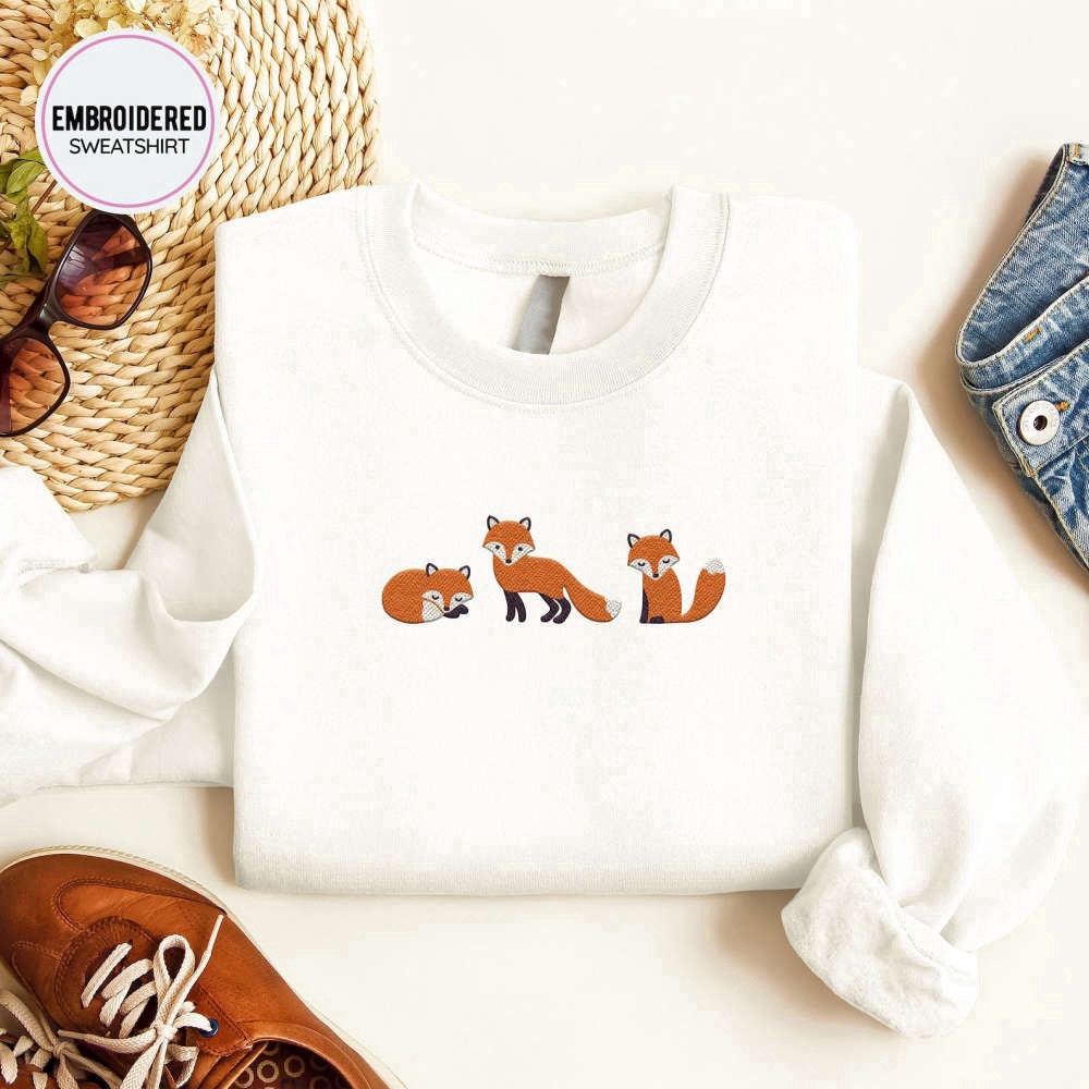 Embroidered Custom Sweatshirts, Foxes Embroidered Sweatshirt 2D Crewneck Sweatshirt Best Gift For Family, Christmas Gift