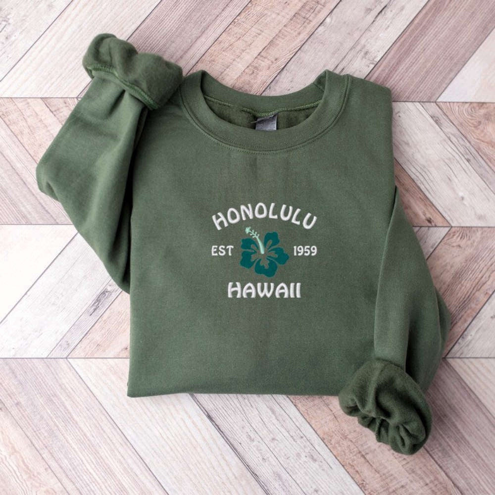 Embroidered Custom Sweatshirts, Honolulu Hawaii Embroidered Sweatshirt 2D Crewneck Sweatshirt For Women And Men, Christmas Gift